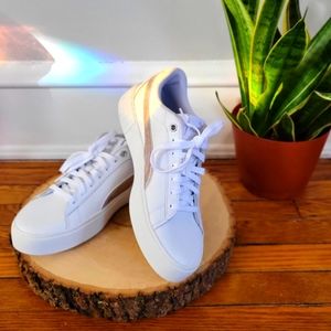 Puma white Sneakes size 9